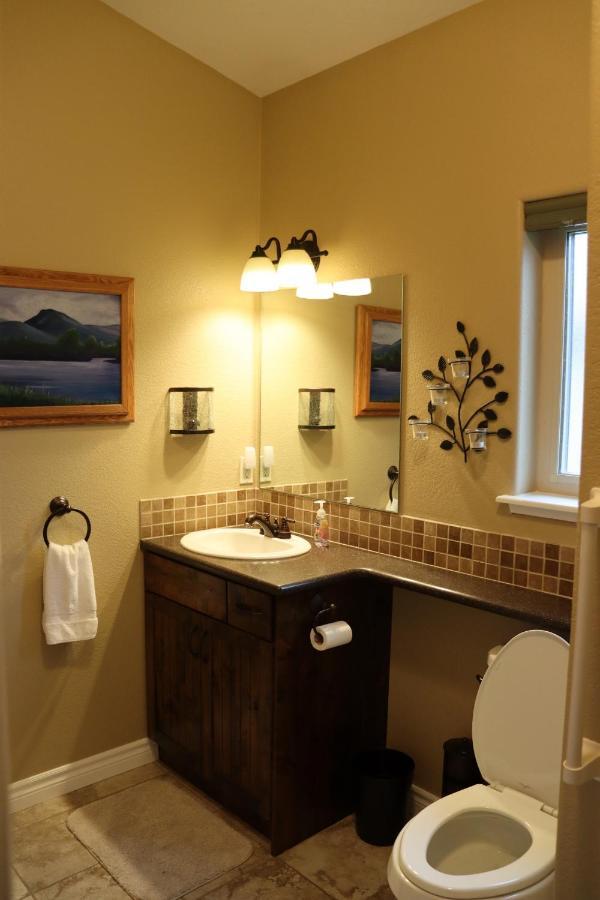 Glacier National Park Getaway - Oakmont Retreat Columbia Falls Exterior photo